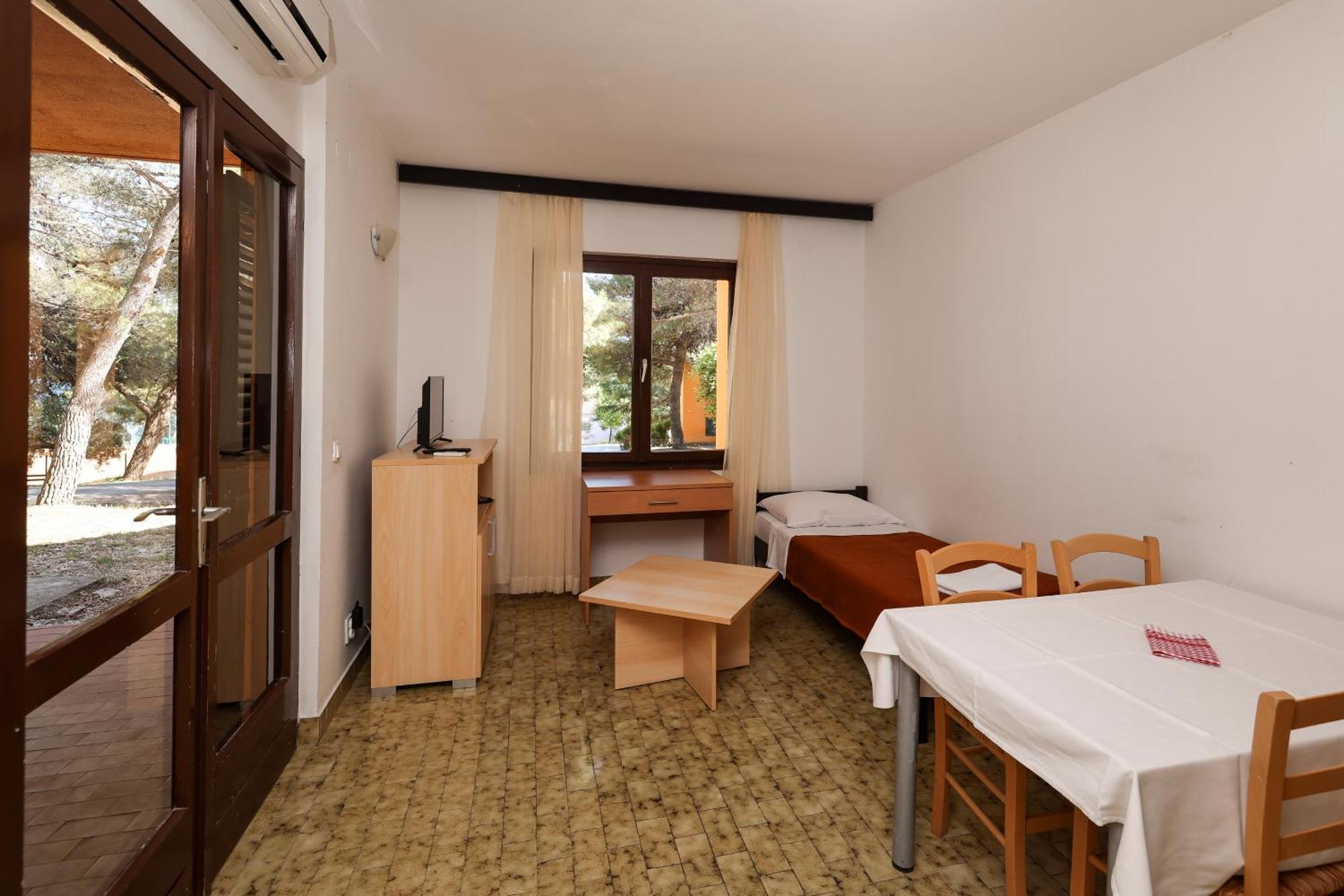 Apartments Medena Budget Trogir Dış mekan fotoğraf