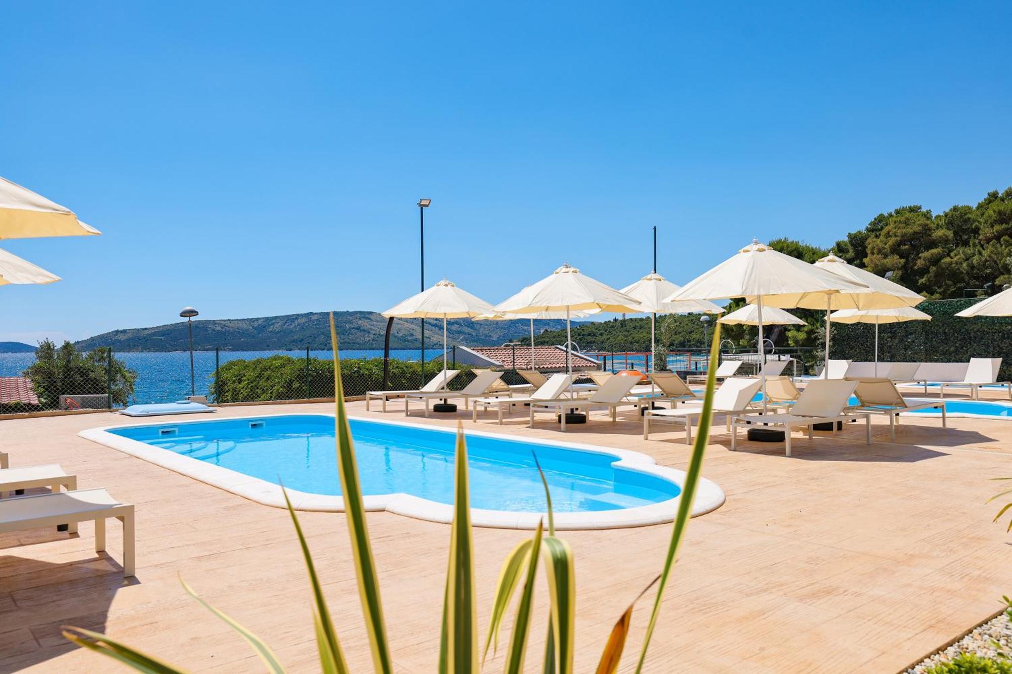 Apartments Medena Budget Trogir Dış mekan fotoğraf