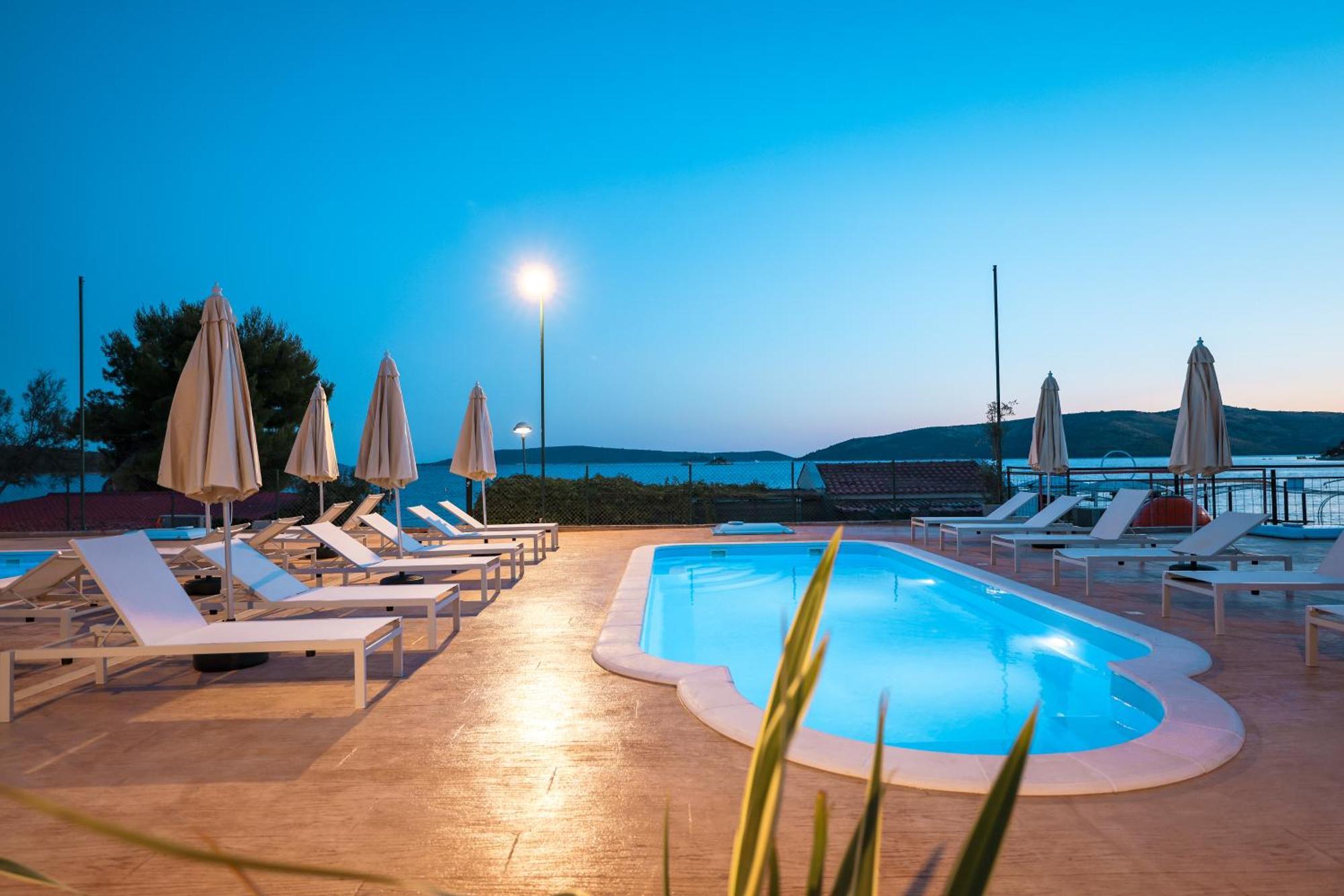Apartments Medena Budget Trogir Dış mekan fotoğraf