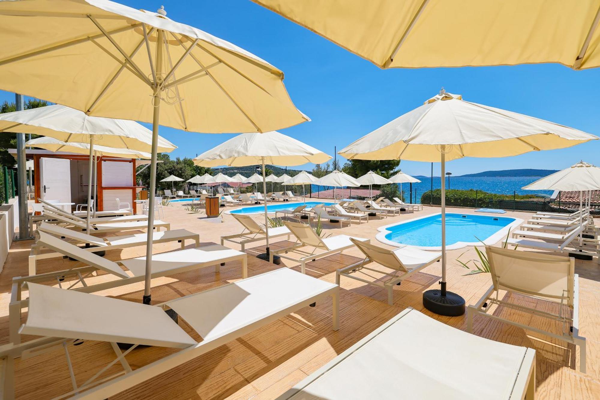 Apartments Medena Budget Trogir Dış mekan fotoğraf
